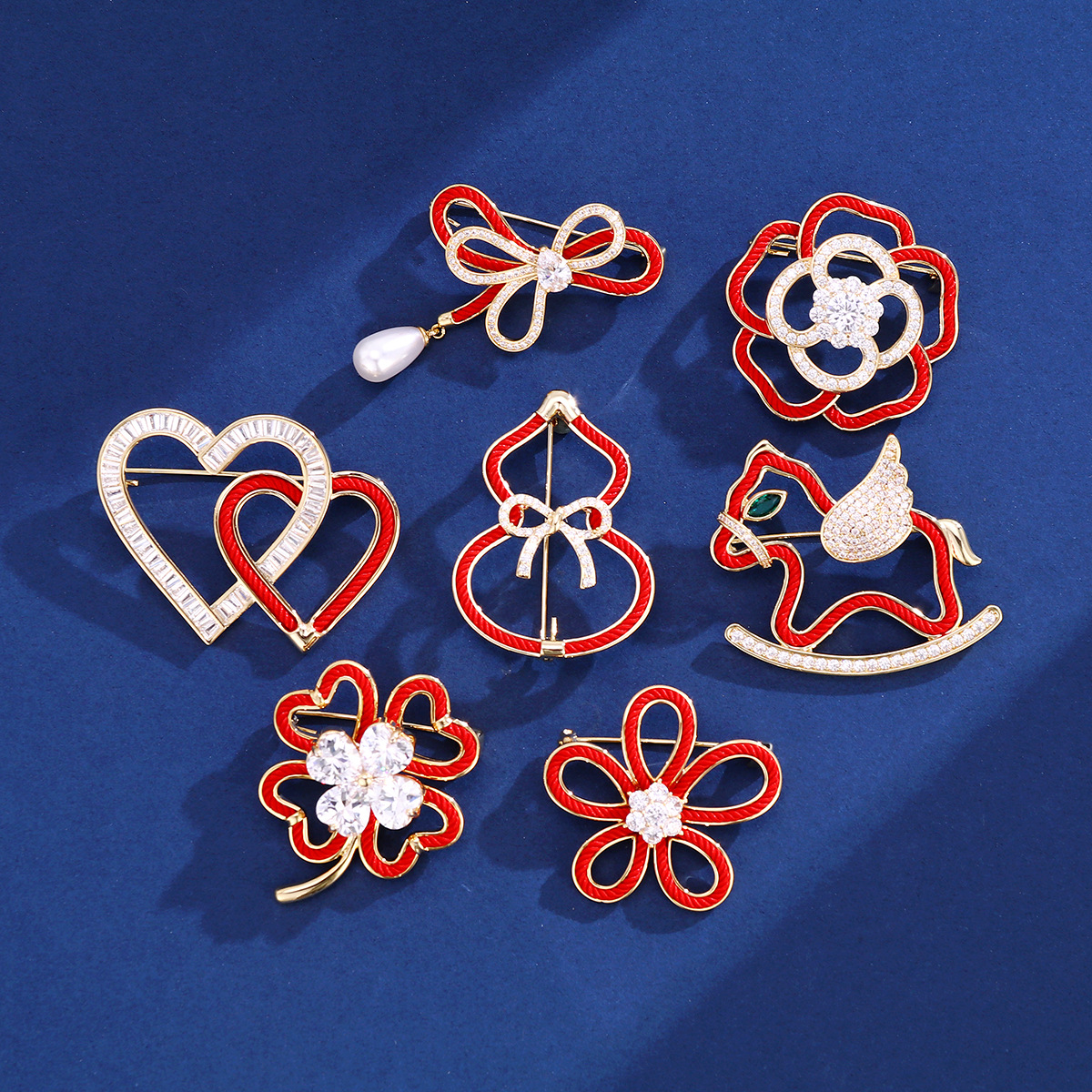 Red Rope Series Dual-Purpose Trojan Horse Brooch, Good Luck, Accessible Luxury, High-End Copper Alloy, Real Gold Electroplating, Zirconium Pin