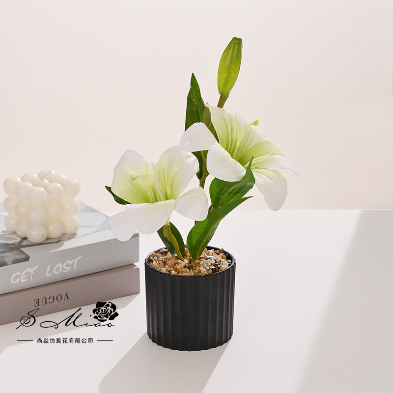Flores falsas de tres cabezas sensación de lirio pequeño bonsai simulación flor de moda decoración creativa plantación verde artificial simulación maceta image 5