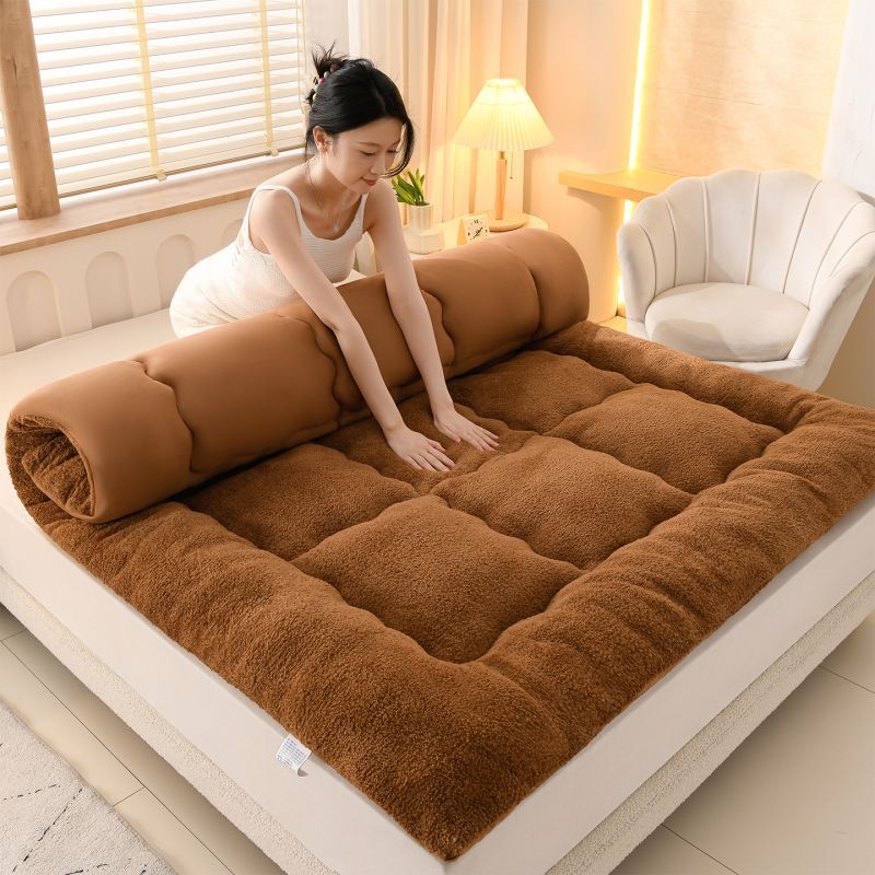 Minimalist Style Thickened Solid Color Lamb Wool Mattress Pad for Home Use, Extra-Large Mattress Protector, Autumn and Winter Warm Student Mattress Pad Minimalist Style Thickened Solid Color Lamb Wool Mattress Pad for Home Use, Extra-Large Mattress Protector, Autumn and Winter Warm Student Mattress Pad