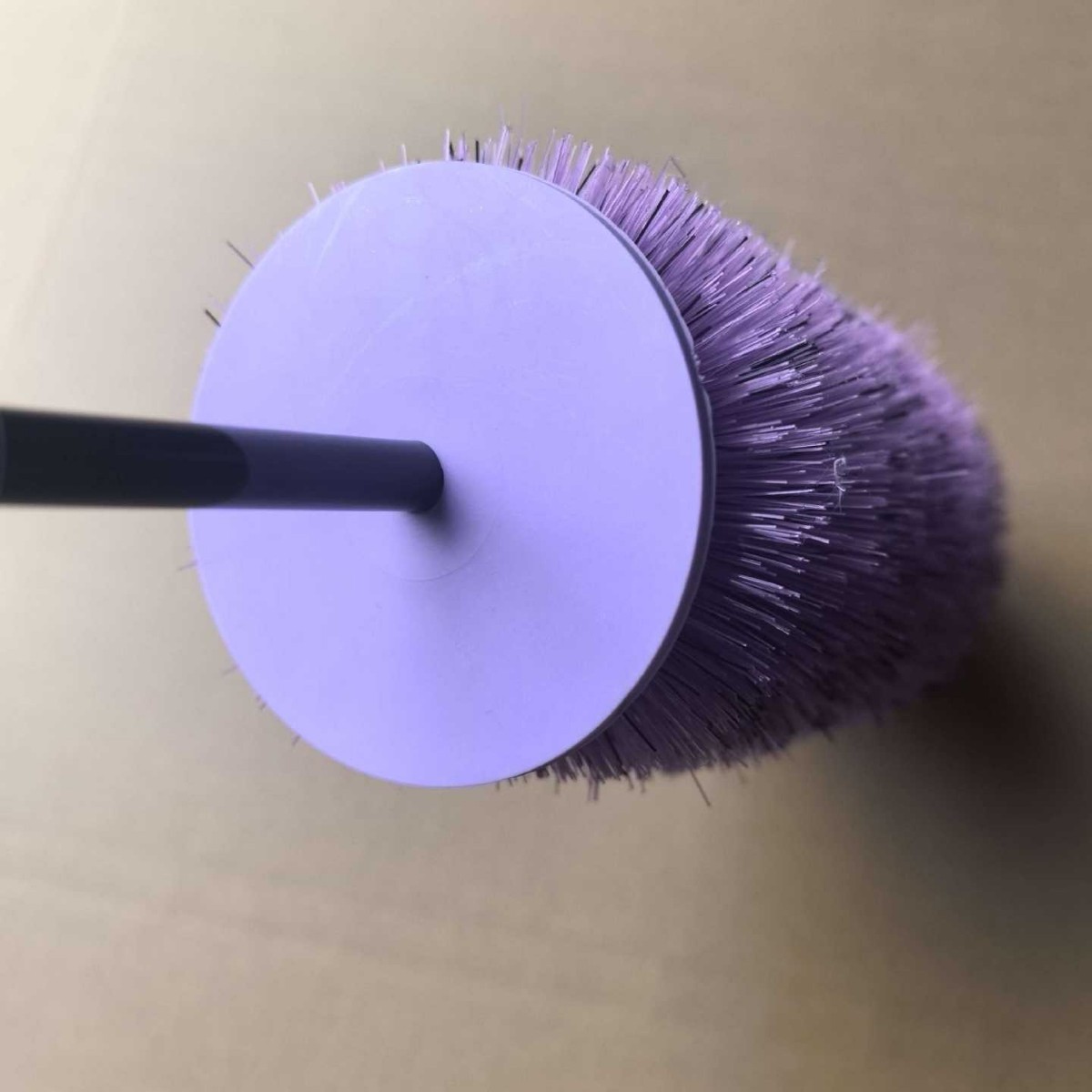 Factory direct sale anti-splash wheel brush, Christmas tree-shaped car wash brush, soft-bristled car rim cleaning brush