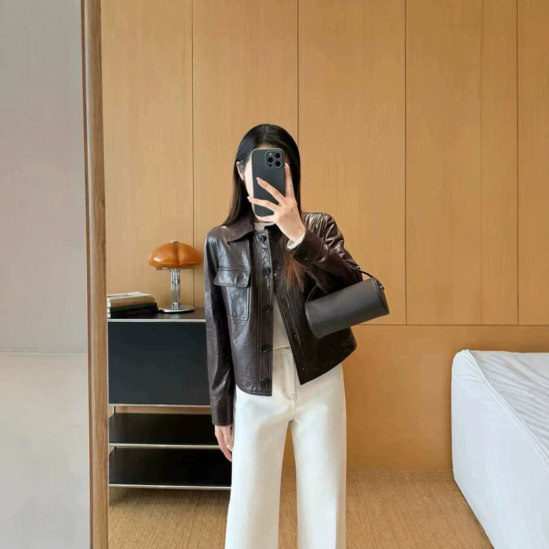 Haining In-Stock Leather Jacket with Oil-Waxed Sheepskin, Turn-Down Collar, Short Workwear Jacket for Women, New Model for Spring and Autumn 2026