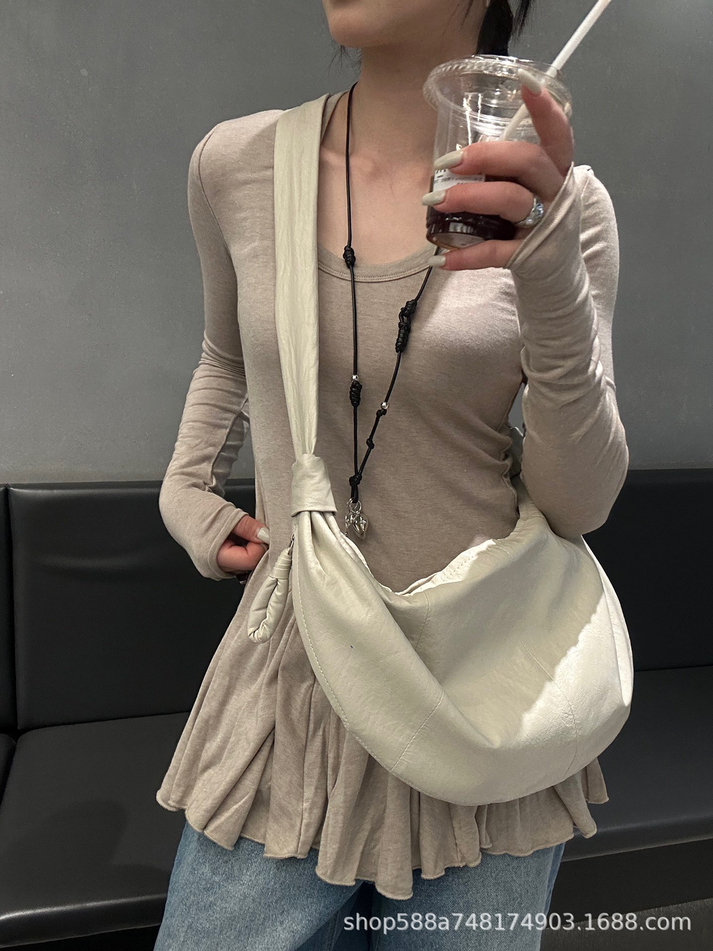 Effortless Chic Shoulder Bag Crossbody Dumpling Bag For Women High-End Niche Design Hobo Bag Large Capacity Tote - Thumbnail 6