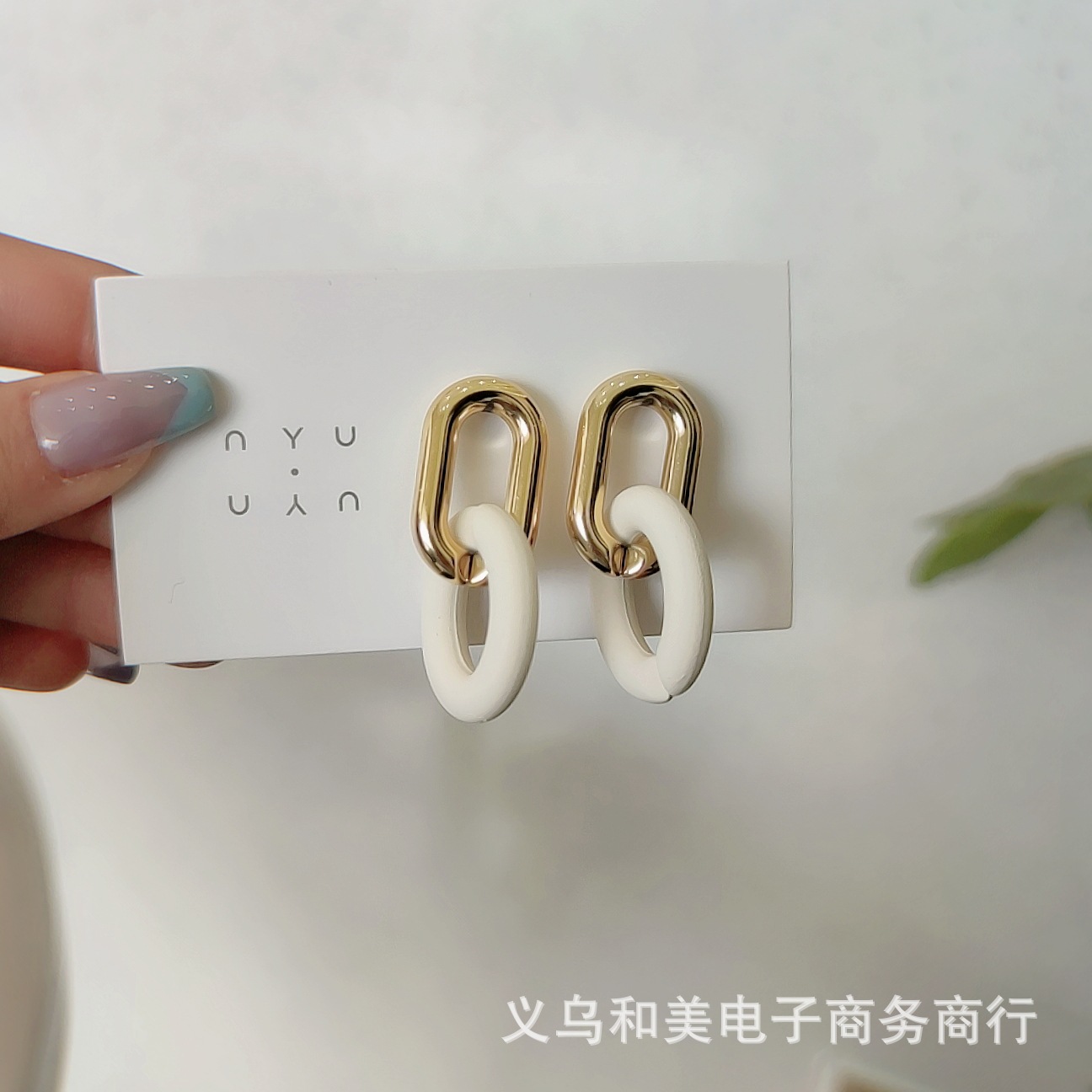 Spring and Summer new 2021 fresh candy color hollow round acrylic chain earrings niche sweet earrings