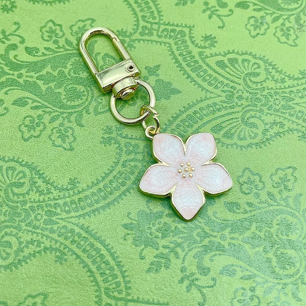 9g Weight Keychain Classification 1 Piece Quantity Holiday, Travel, Daily Occasion Metal Material Floral Pattern Unisex Gender Sweet Style Sweet Floral Metal Unisex Keychain 8