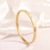 【102】Golden diamond-set bracelet