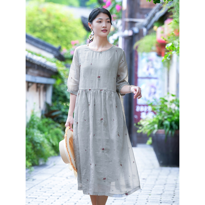 2025 Summer Original Design Cotton and Linen Loose Large Size Elegant Large Hem Artistic Embroider Round Neck Three-Quarter Sleeve Dress for Women 2025 Summer Original Design Cotton and Linen Loose Large Size Elegant Large Hem Artistic Embroider Round Neck Three-Quarter Sleeve Dress for Women