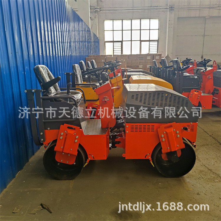 1500全液压压路机 (1)