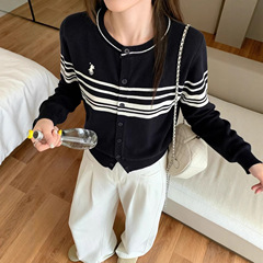 2025早秋新款女装撞色圆领条纹长袖针织开衫修身显瘦气质白搭毛衣