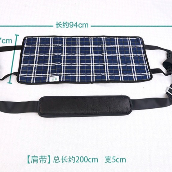 Traction belt for assisting bedridden elderly and disabled people to stand up, turn over, and move