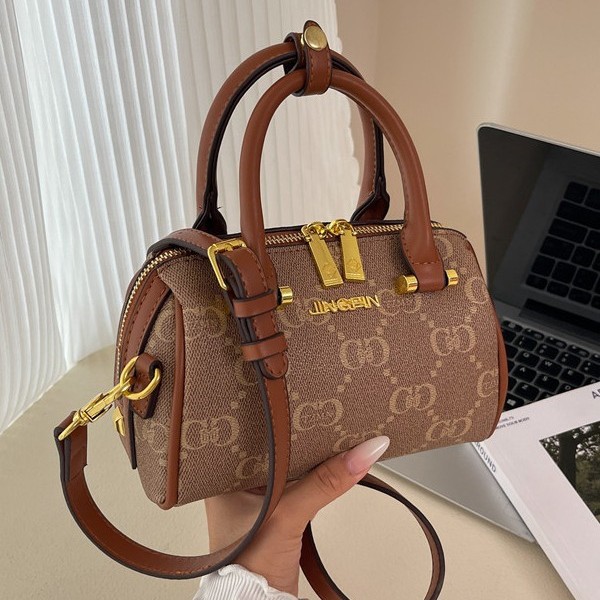 French-style High-end Niche Handbag For Women, 2025 New Model, High Aesthetic Value, Fashionable And Versatile, Stylish_voghion.com