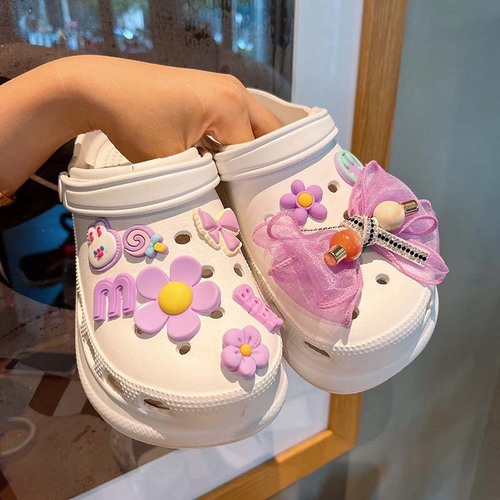 DIY Hole Shoes Shoe Clips Cartoon Soft Silicone LED Flash Klein Blue Toy Story Shoes Flower Detachable