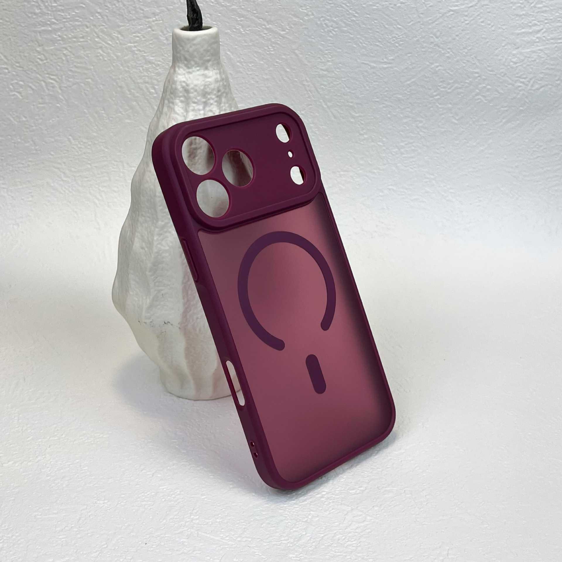 适用iPhone18promax手机壳肤感磨砂磁吸精孔防摔苹果17高级保护套