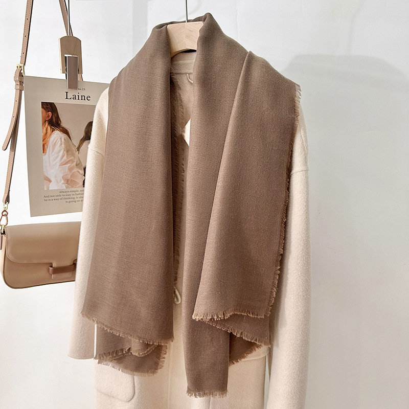 Artístico simple toallas de gaze exterior protector solar elegante chal coreano damas de color sólido cuadrado corto bordado bufandas temperament