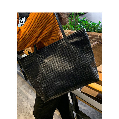 Ladies' Large Capacity Tote Bag 2024 New Fashion Big Bag Shopping Bag Woven Commuter Shoulder Bag and Underarm Bag