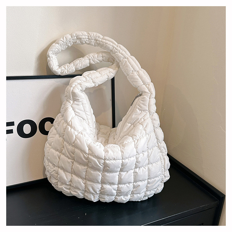 Comercio exterior al por mayor 2023 nueva nube plisada bolso de las mujeres de gran capacidad de hombro bolsa de mensajero bolso de mano a juego