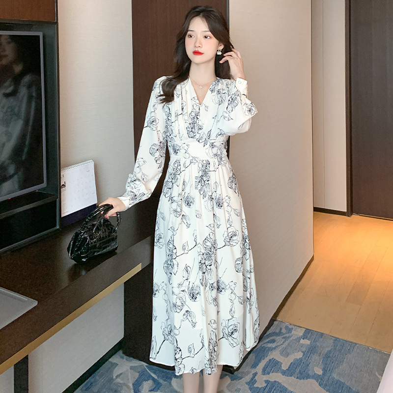 长袖V字领碎花连衣裙女2025秋季芙蓉缎雪纺复古修身收腰印花长裙|undefined