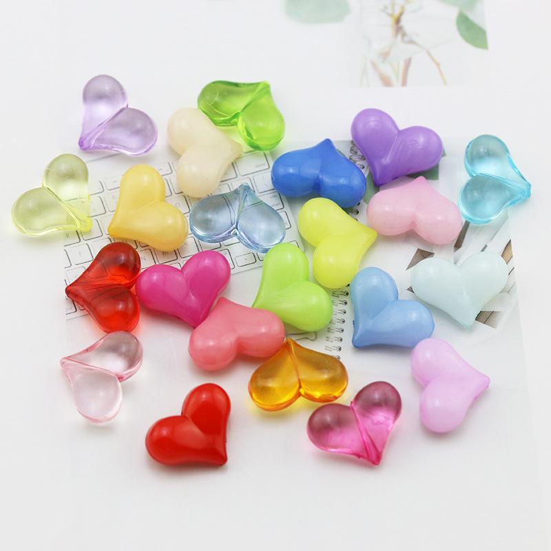 亚克力通孔桃心珠子.jpg
