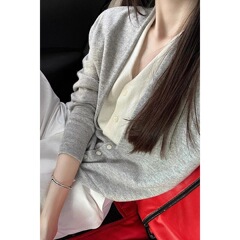 假两件撞色拼接长袖针织衫女装早春秋新款宽松设计显瘦软糯毛衣上