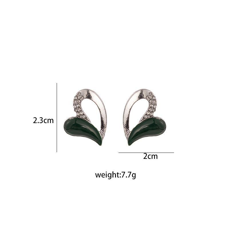 Fashion Micro Inlaid Zircon Heart Shaped Stud Earrings Ear Jewelry display picture 1