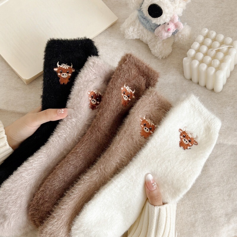 Fleece-Lined Thick Warm Socks for Women, Mid-Calf Socks for Autumn and Winter, Fluffy Cute Cartoon Cow Floor Sleep Socks