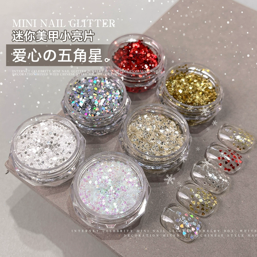 Красные блески ногтей вспыхивают мини серебристо-белые пятиконечные звезды