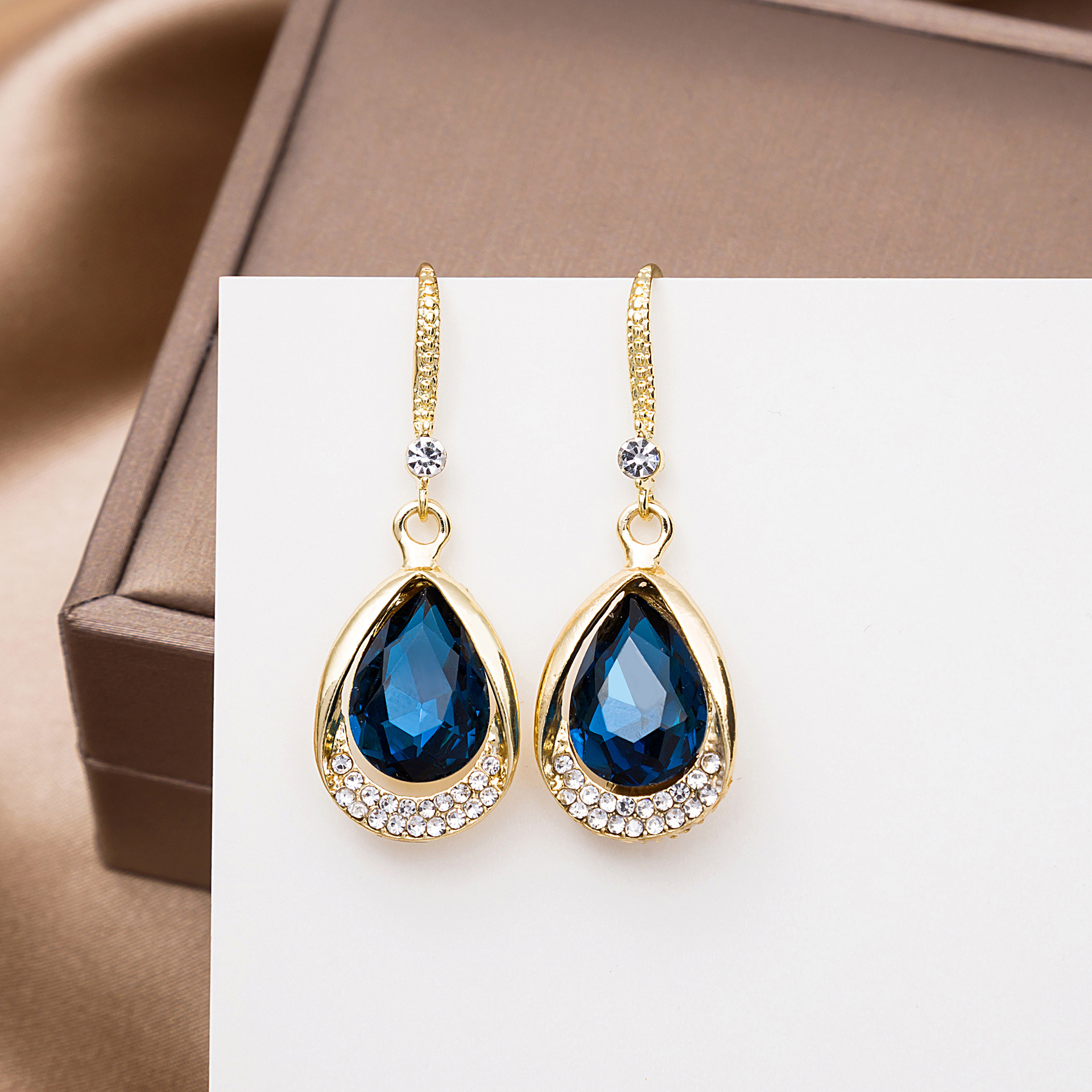 Earring Image 3