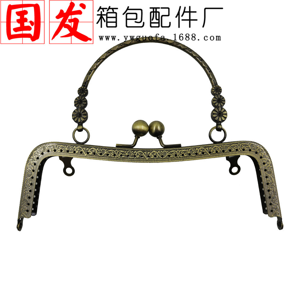 [Nuevo]: 20cm cintura cóncava en relieve tres flores mano mano oro diy con mano oro broche al por mayor