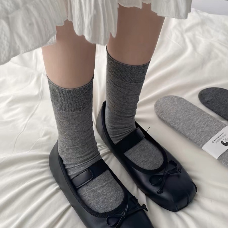 靴下の女性の中筒の春の夏の白いストッキングのiu系の純綿の骨のない靴下の抗の山の靴下の韓国版の簡単な女性の靴下