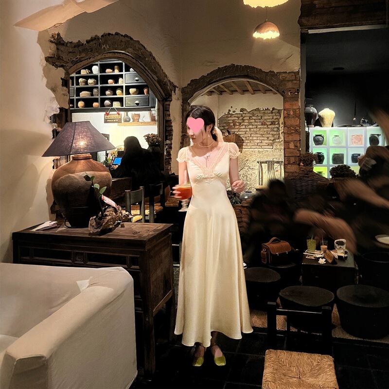 French-Style Vintage Heavy Lace Embroidery Dress for Women, Satin Glossy V-Neck, Waist-Cinching, Slimming A-Line Long Dress