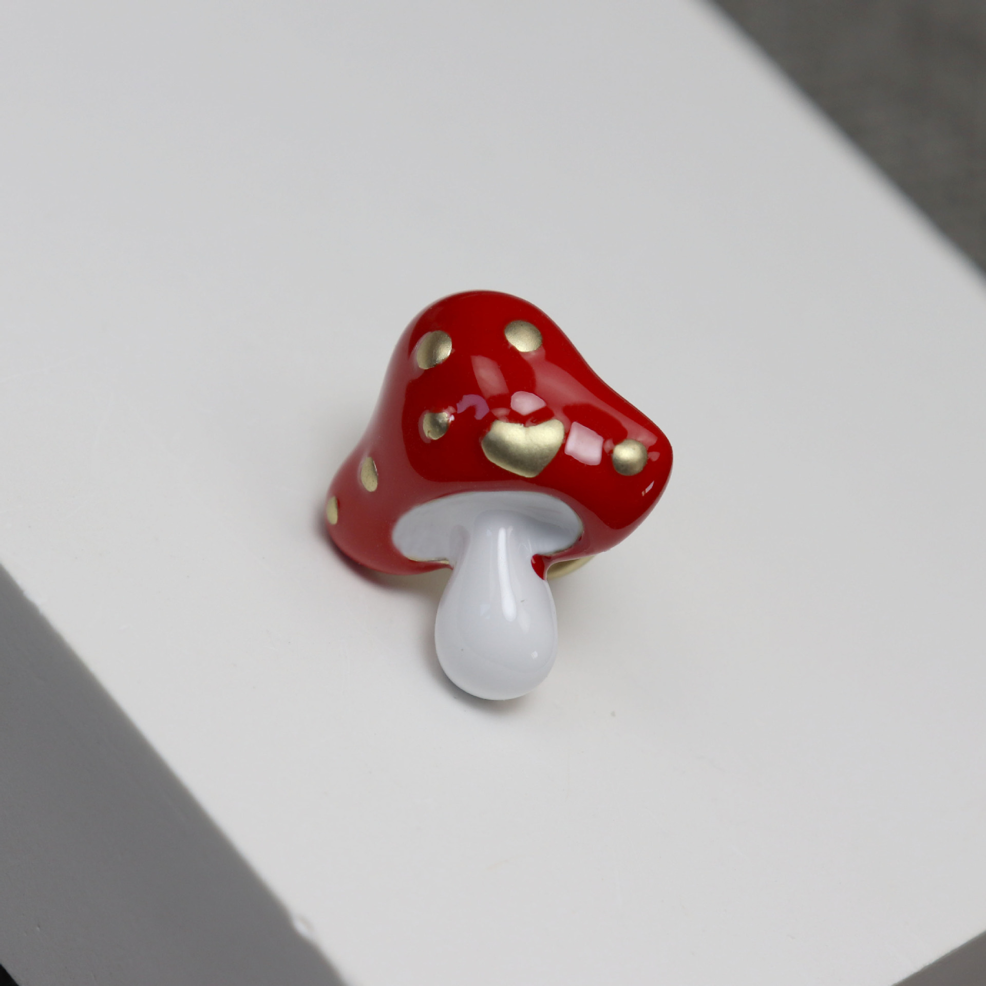 Middle Ancient vintage Enamel Cute Small Mushroom Corsage Women's Shawl Buckle Jewelry Collar Pin Brooch