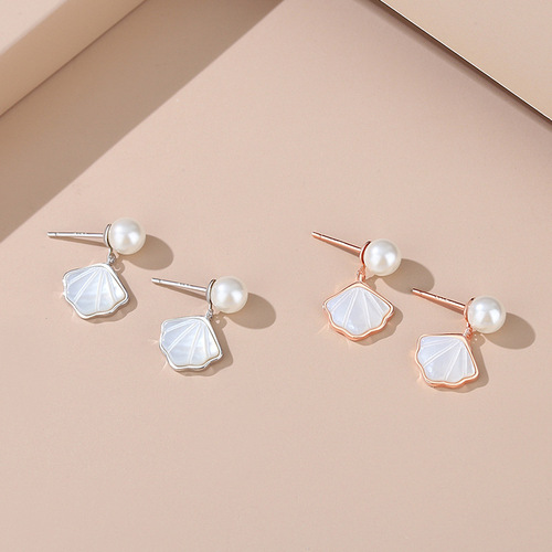 Fan-shaped shell earrings for women 925 sterling silver mini skirt mother-of-pearl earrings French style small fragrant shell earrings wholesale