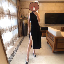 法单M家2019秋冬新款显瘦黑白撞色罗纹坑条纹侧开叉针织连衣裙