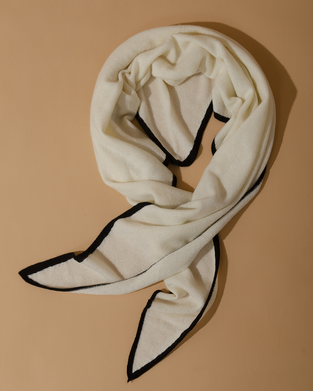 Inner Mongolia puro punto de cachemira con su propia toalla triangular lateral bufanda de cachemira suave y cómoda cálida en otoño e invierno