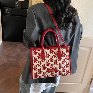 �OӋ�r���|��ײɫ���ذ�������ͨ��Ů��2026�����¿�����μ���