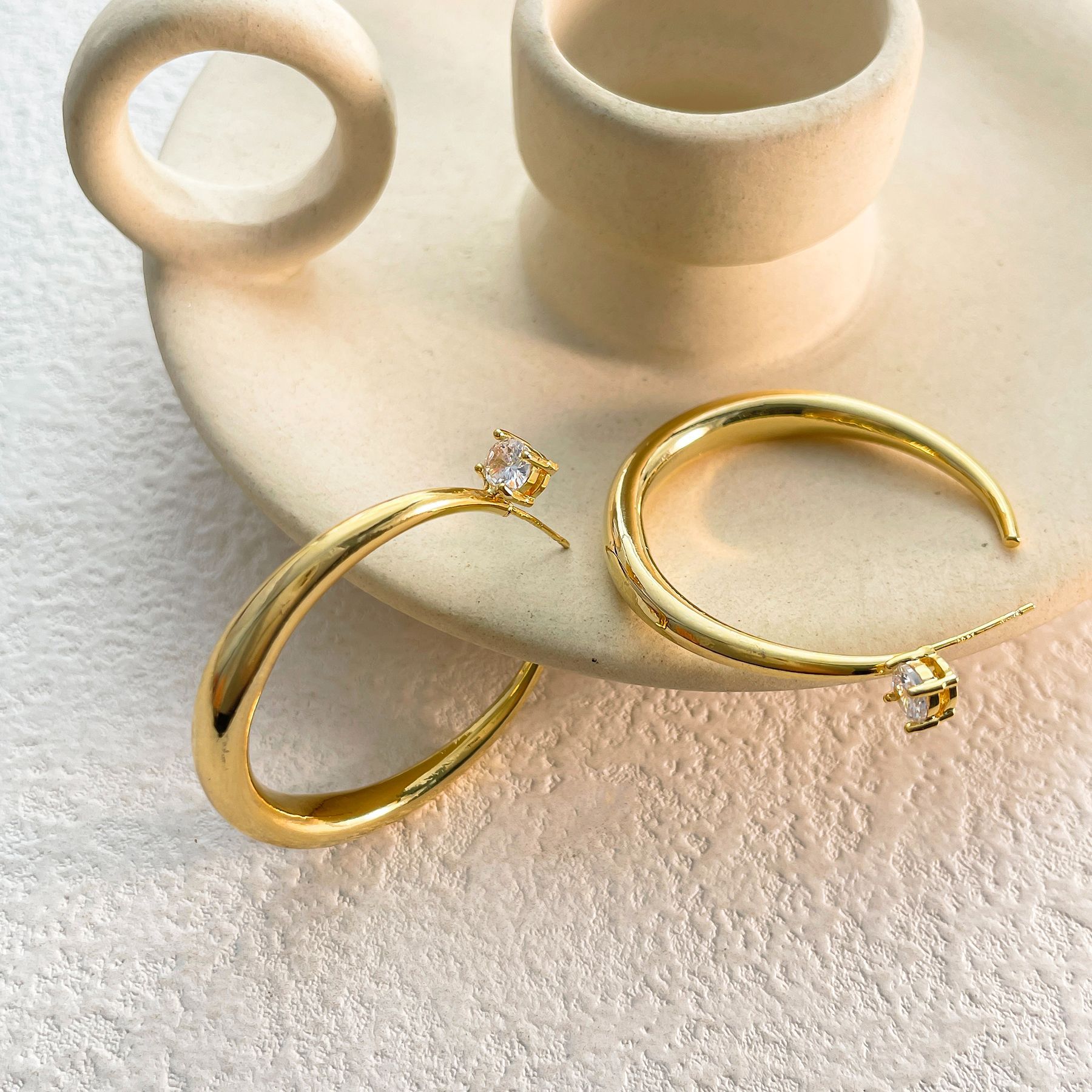 (Wholesale), minimalistic earrings with zircon, simple and elegant design, high-quality style, European style, light luxury style