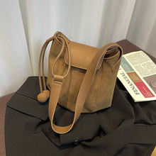 ���s�r��б��ˮͰ����Ů2025�¿�С���͹����e��б���ͨ�چμ��