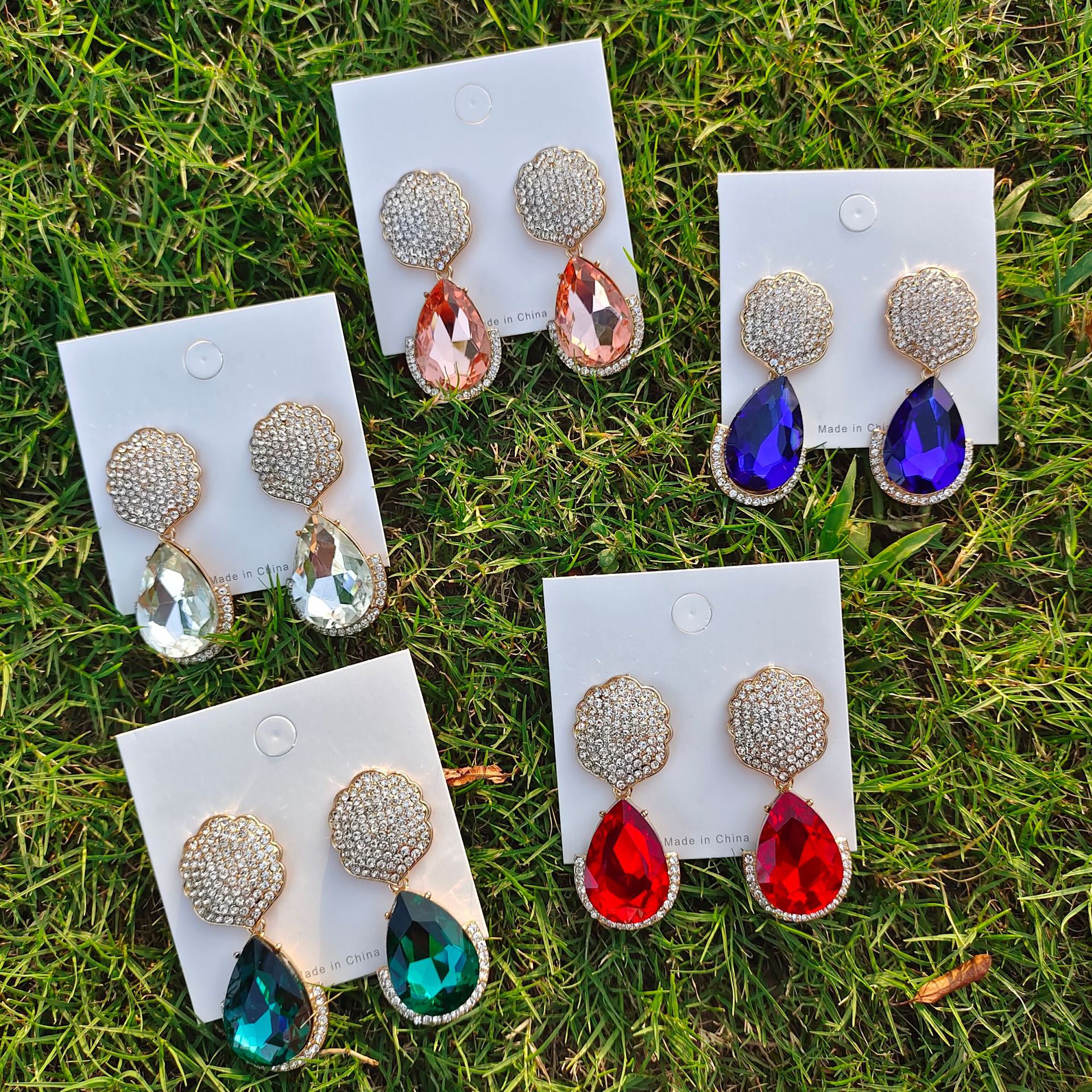 Fashion Round Water Droplets Alloy Inlay Rhinestone Earrings display picture 1