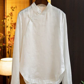 女式针织衫;女式衬衫;连衣裙