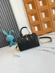 2025 New Chain Pillow Bag Premium Crossbody Bag Women's Genuine Leather Embossed Handbag Shoulder Crossbody Bag with Logo