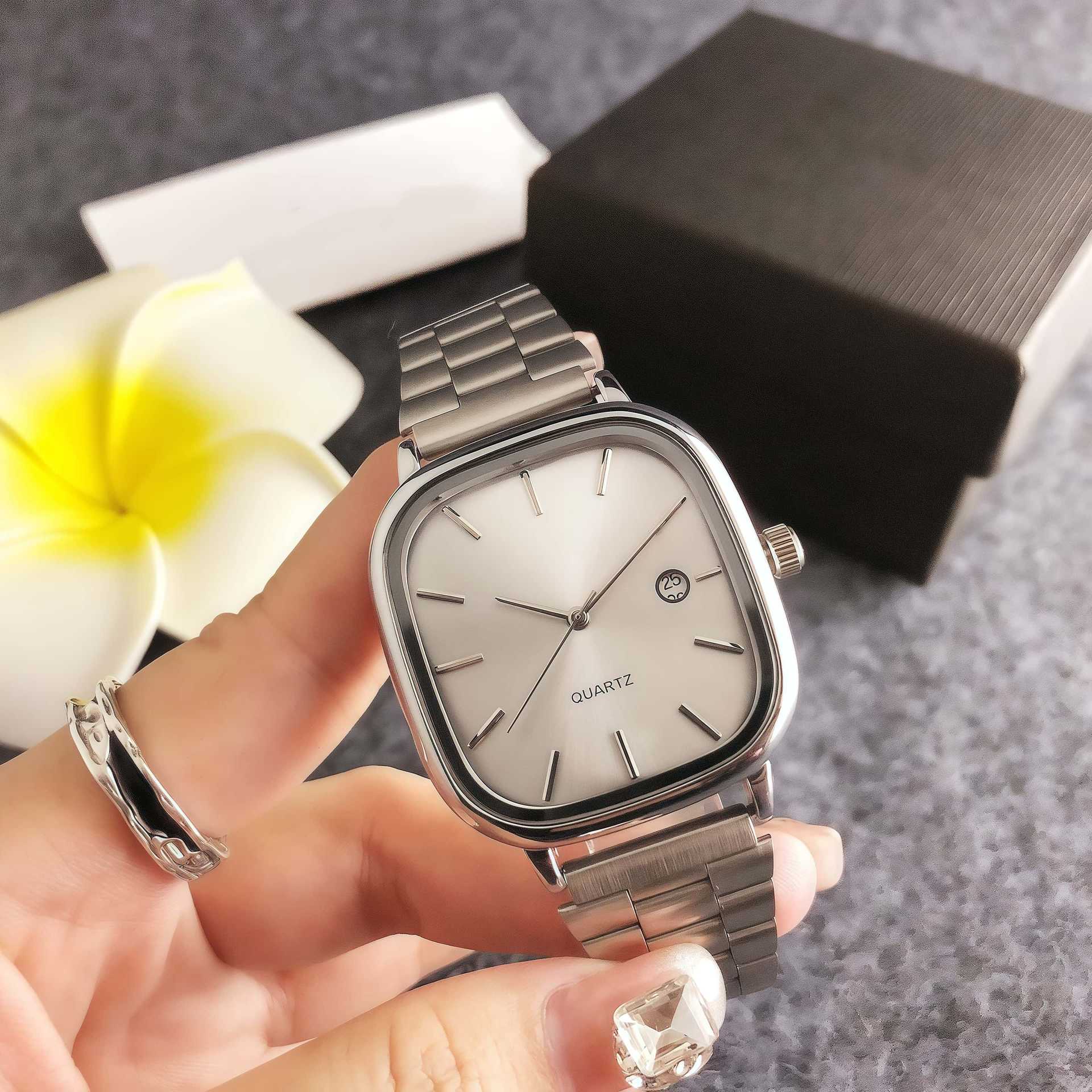 新型女子学生韓国版シンプルファッション腕時計小清新夏女性時計方形文字盤学院風装飾時計