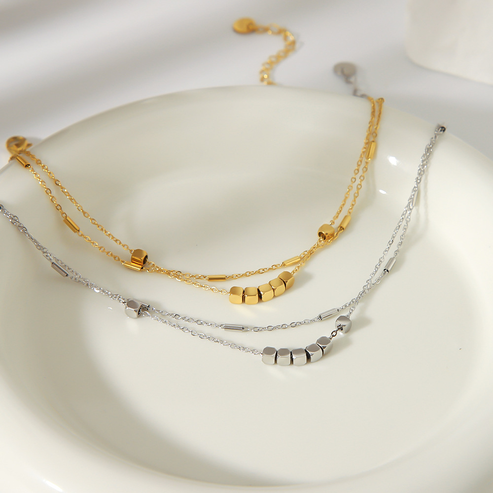 Venta caliente en Europa y América, nuevo estilo, tobillera cuadrada pequeña tridimensional de acero inoxidable femenino, revestimiento al vacío de oro de 18 quilates sin decoloración