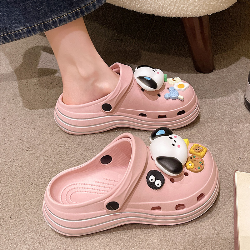 핑크색 두꺼운 밑창의 땀 흘리는 개 악어