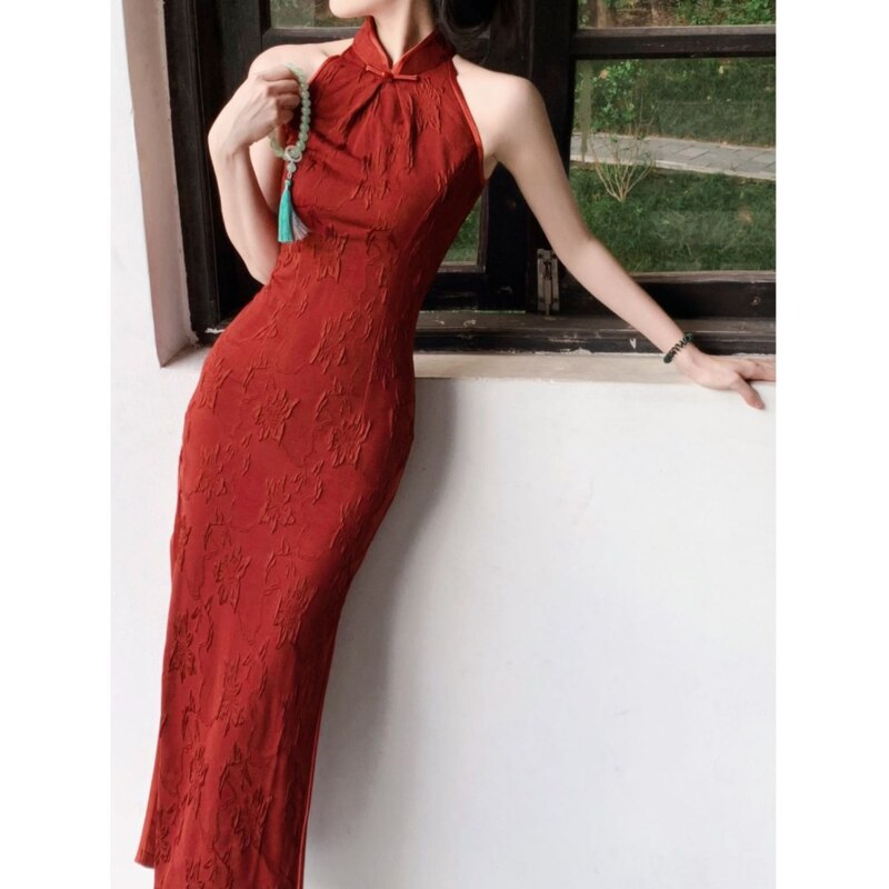"Yanran Zhixi" Retro Red Dark Pattern Slim Cheongsam Skirt New Chinese Temperament Hanging Neck Thin Waist dress Engagement "Yanran Zhixi" Retro Red Dark Pattern Slim Cheongsam Skirt New Chinese Temperament Hanging Neck Thin Waist dress Engagement