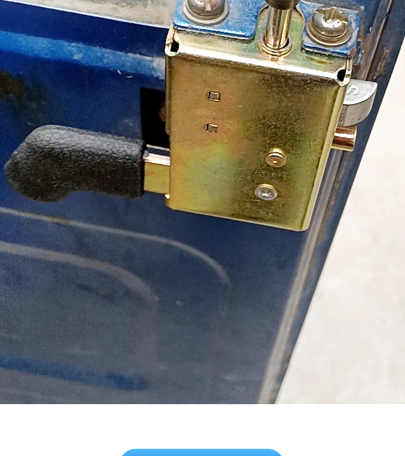 Electric vehicle three-wheeler door lock, suitable for Jinpeng enclosed vehicle door lock block, internal lock cylinder, engineering vehicle lock latch, and lock body