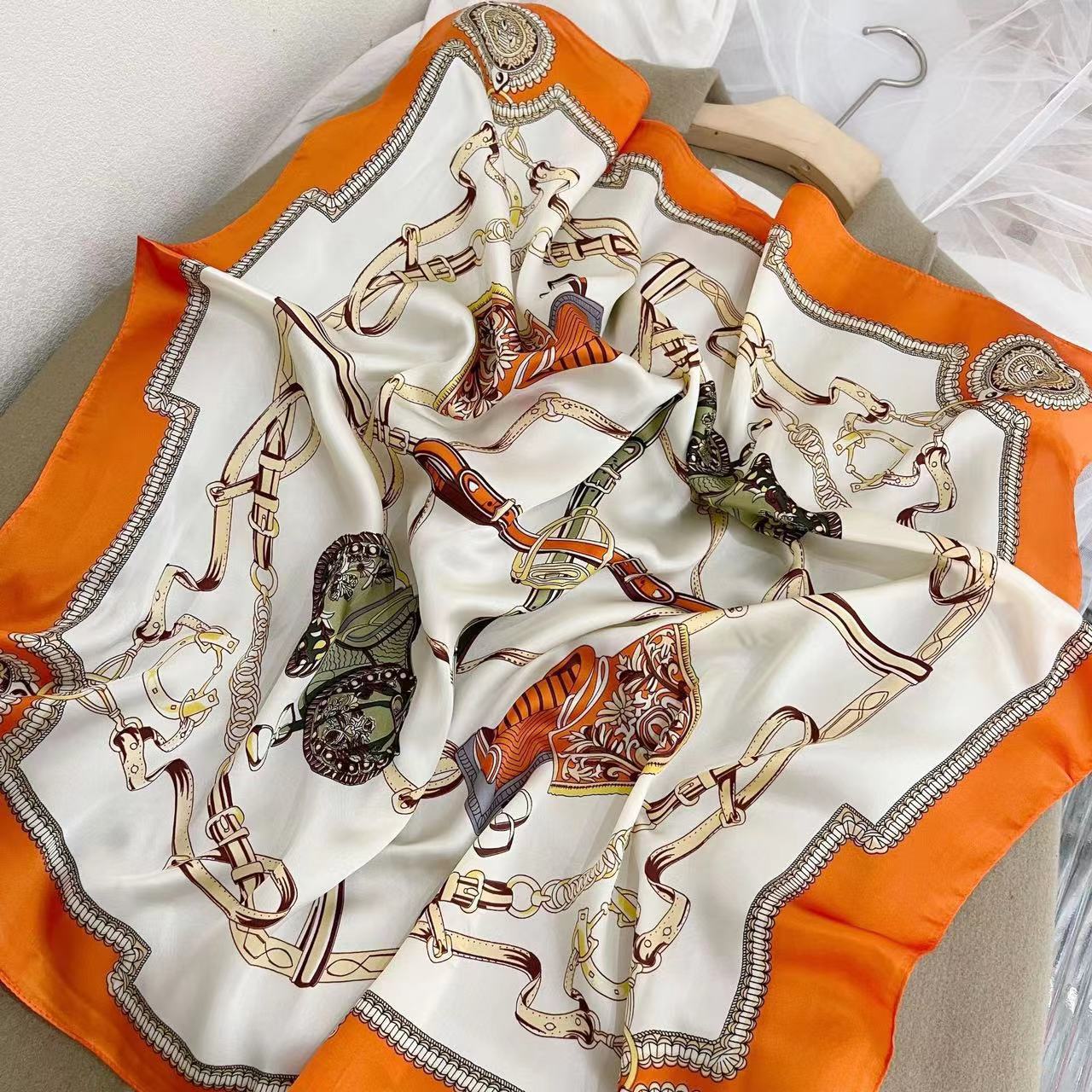 Verano nuevos productos de moda versátil delgado regalo bufandas de seda 70 bufandas cuadradas bufandas de seda bufandas decorativas bufandas bufandas para la madre al por mayor