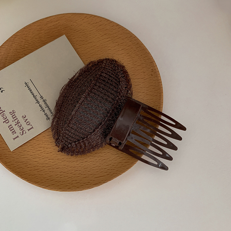 4 # коричневая расческа челка 1 шт