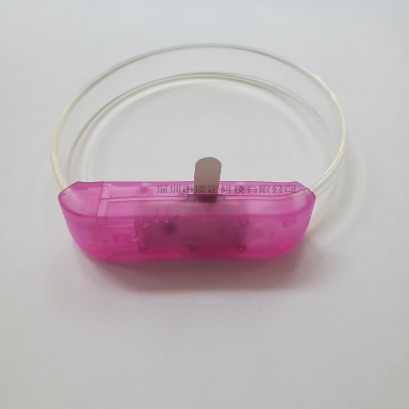 Venta al por mayor controlado por voz LED pulsera luminosa botón TPU flash muñeca Correa vibración atmósfera niños pulsera luminosa