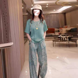 小众休闲减龄时尚一整套新款夏季圆领绿色清新减龄短袖两件套女装