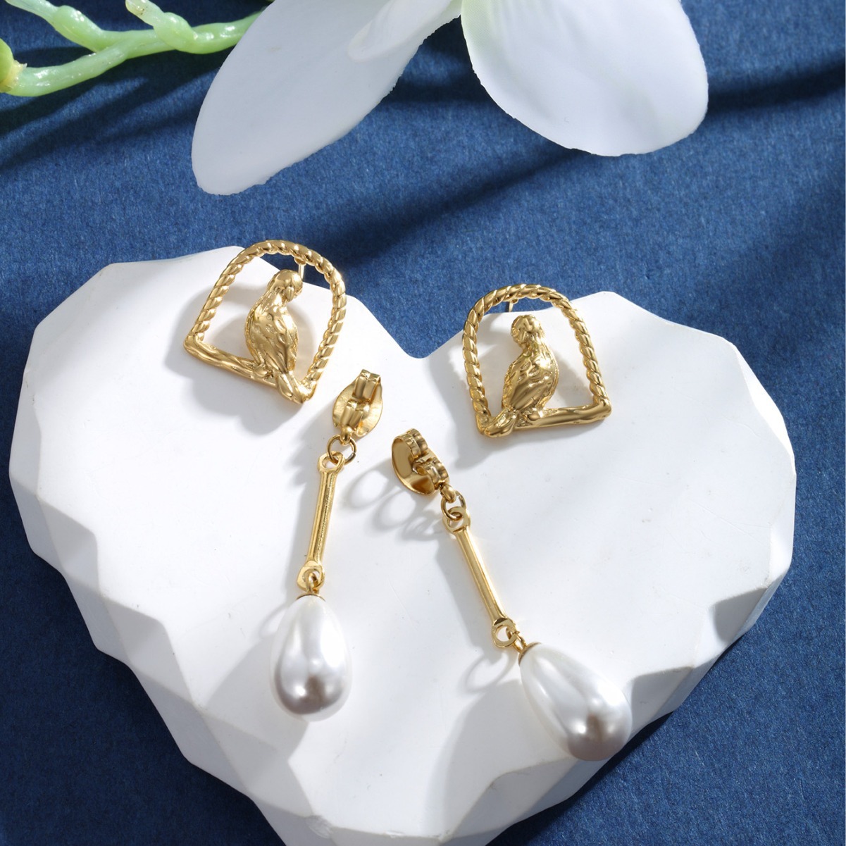 Xuping periquito pájaro jaula de pájaro collar de orejas dos piezas de aretes de moda europea y americana collar de perlas de otoño y invierno conjunto