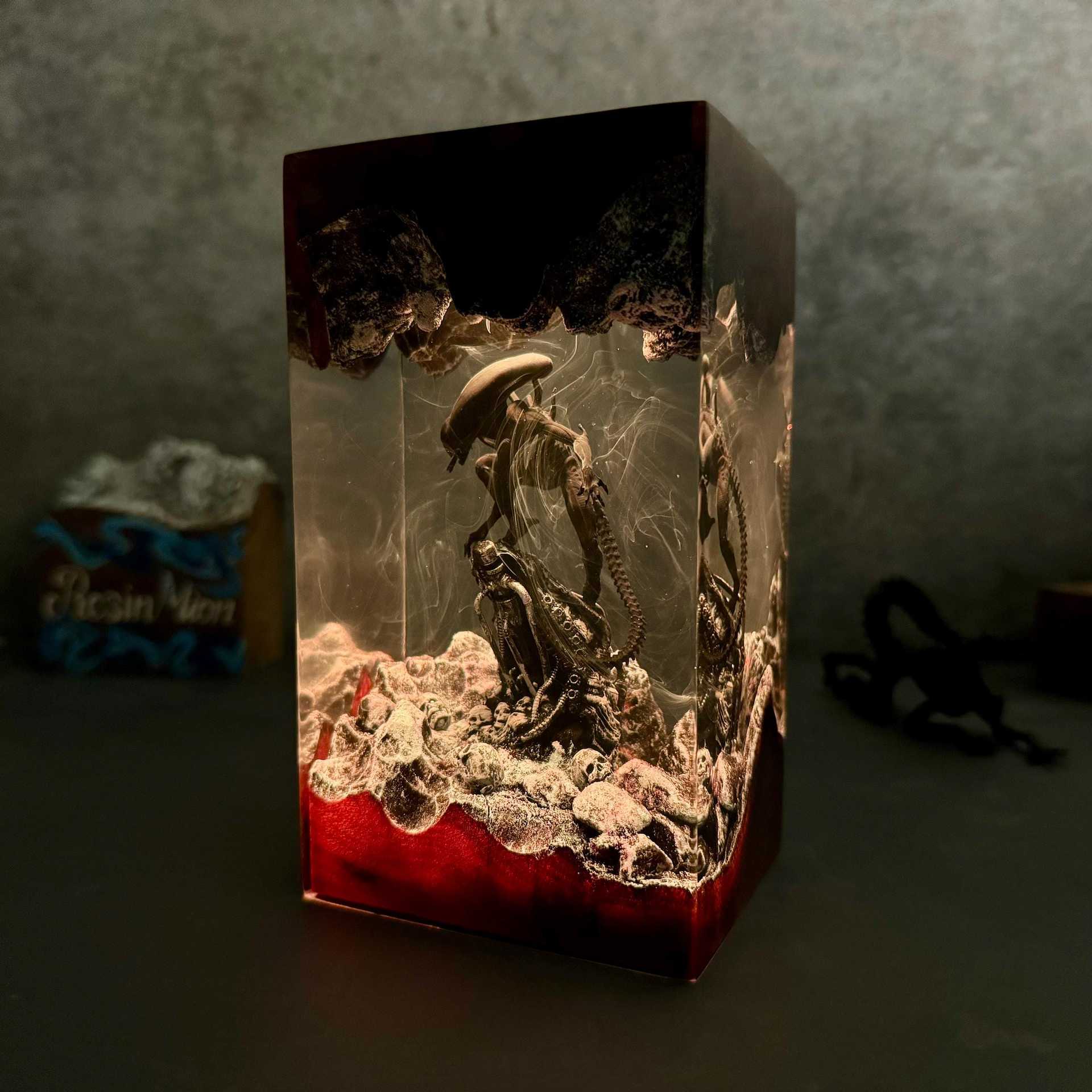 Explosiva transfronteriza monstruo espacial alienígena periférica lámpara de noche de resina epoxi regalo para los amantes del cine